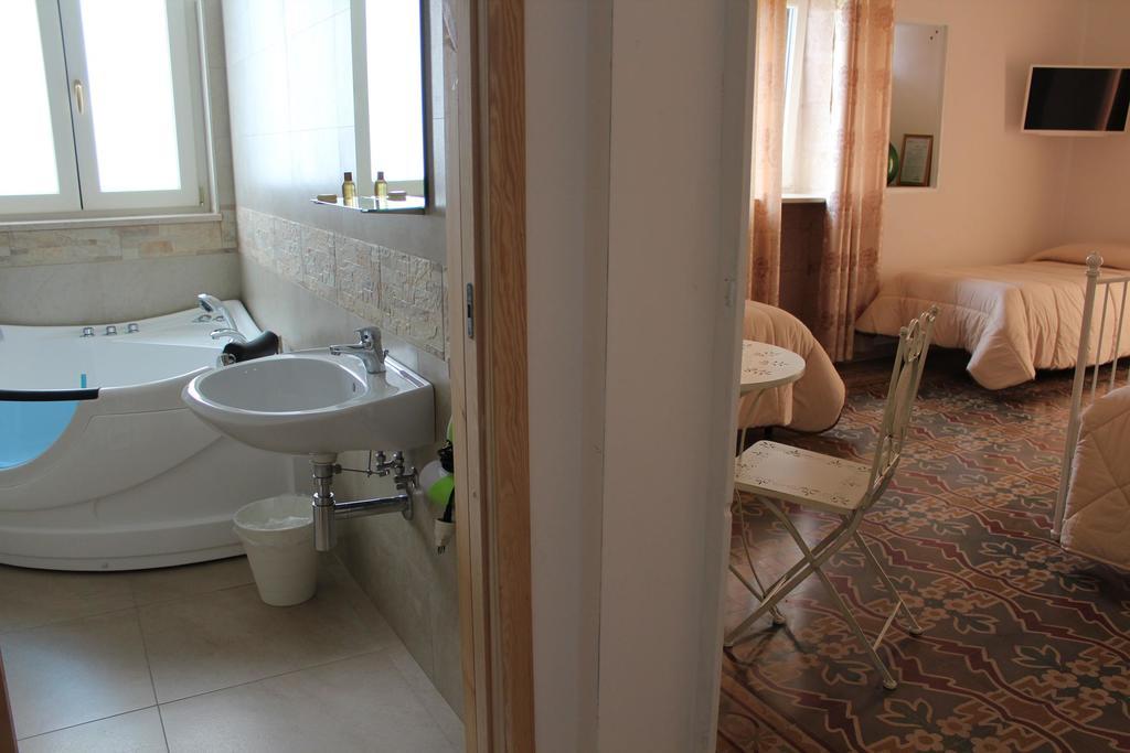 La Casa Bianca Hotel Monopoli Buitenkant foto